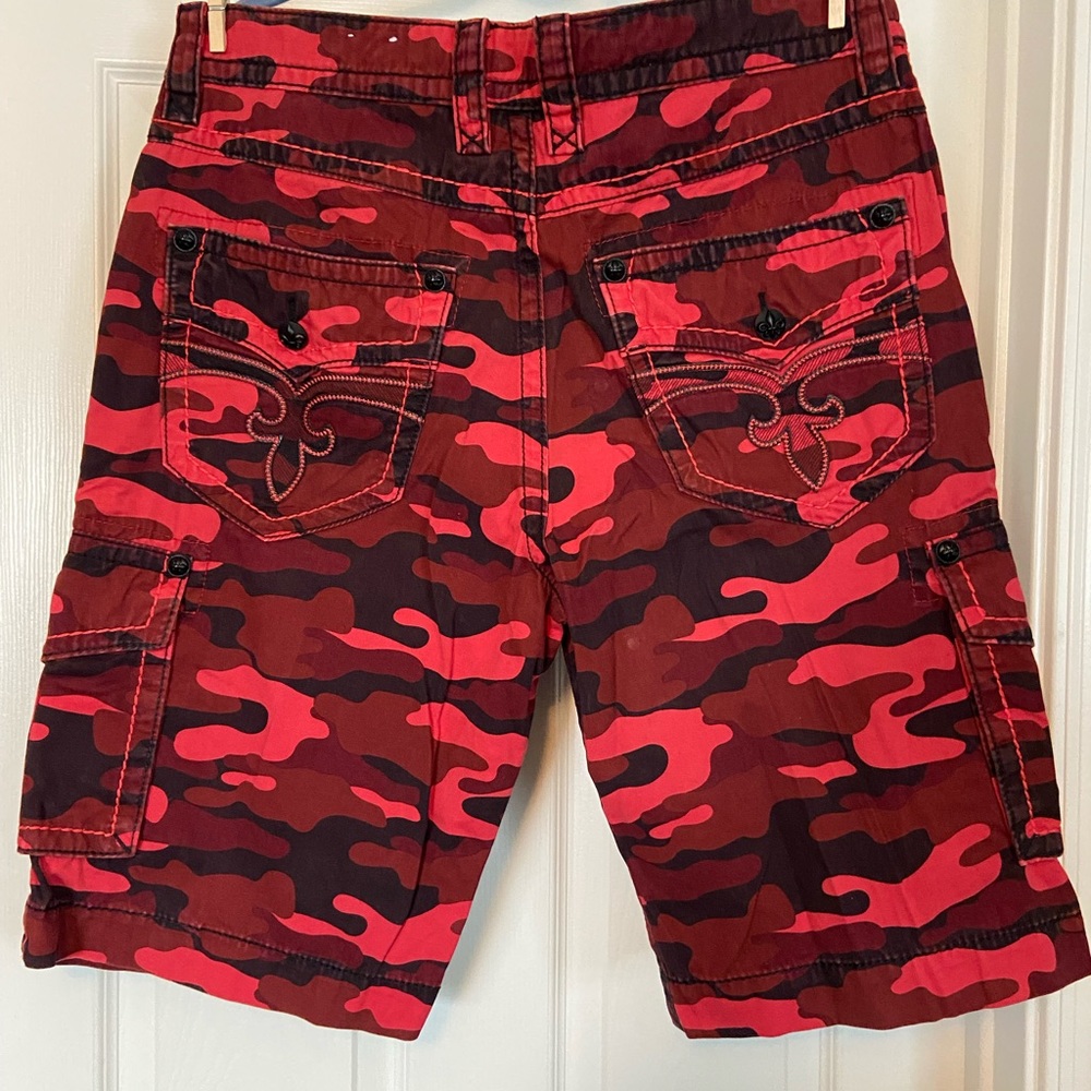 Men’s Rock Revival Jean Red Camo Shorts